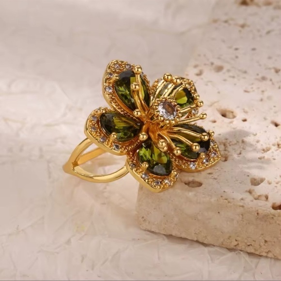 Hazel Floral Gold Adjustable Ring - Picture 4 of 6